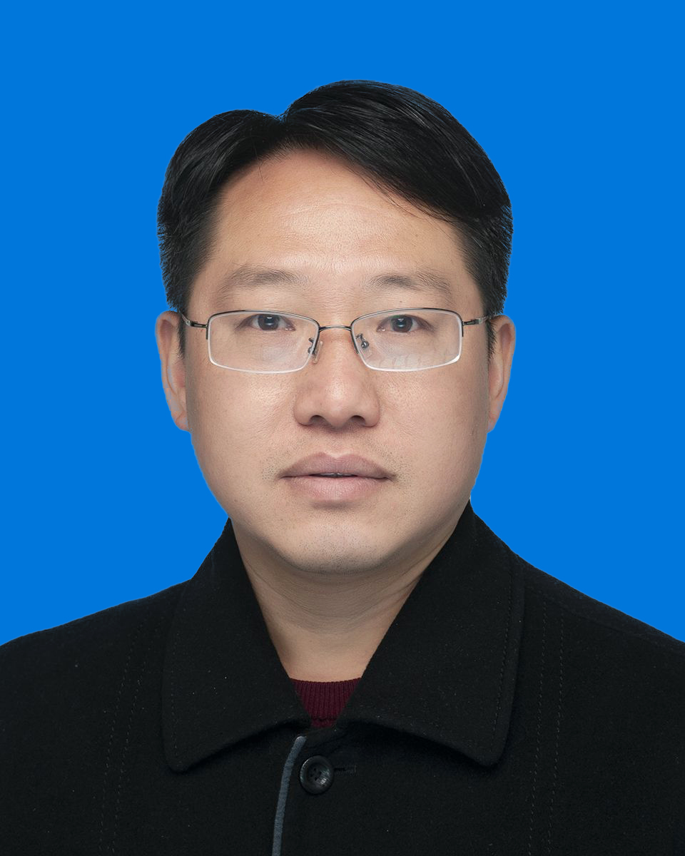 委 员：杨国勇