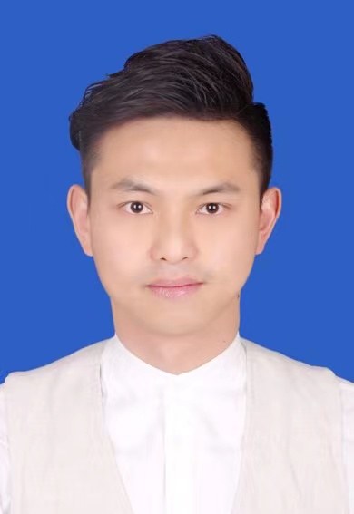 委 员：张丞源