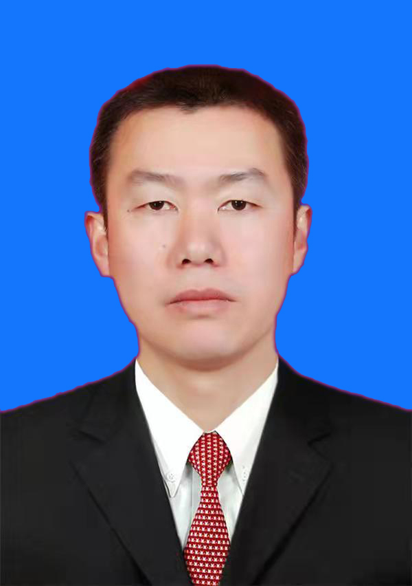 委 员：龙见强