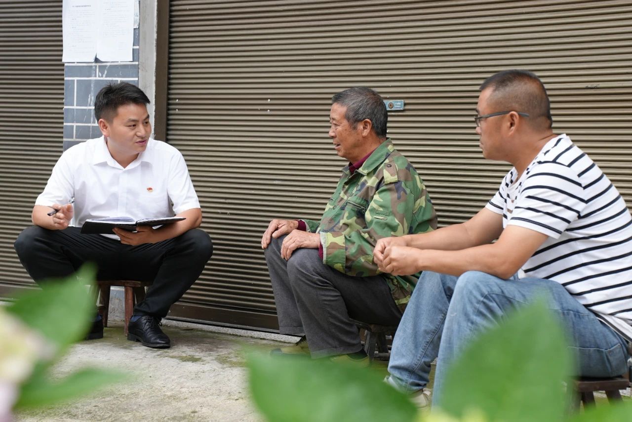 岑巩县凯本镇：创新探索“联络站+”模式 让“小阵地”释放“大能量”
