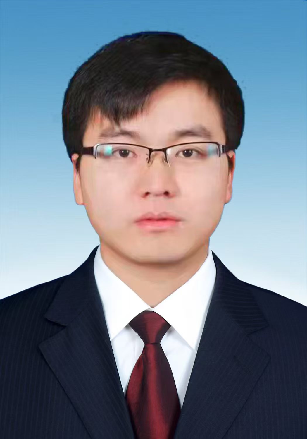 委 员：杨志铭